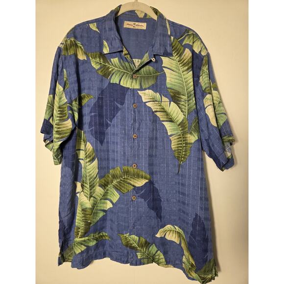 Tommy Bahama Hawaiian Shirt Mens M 100% Silk Blue Floral Palm Leaves Casual - Picture 1 of 8